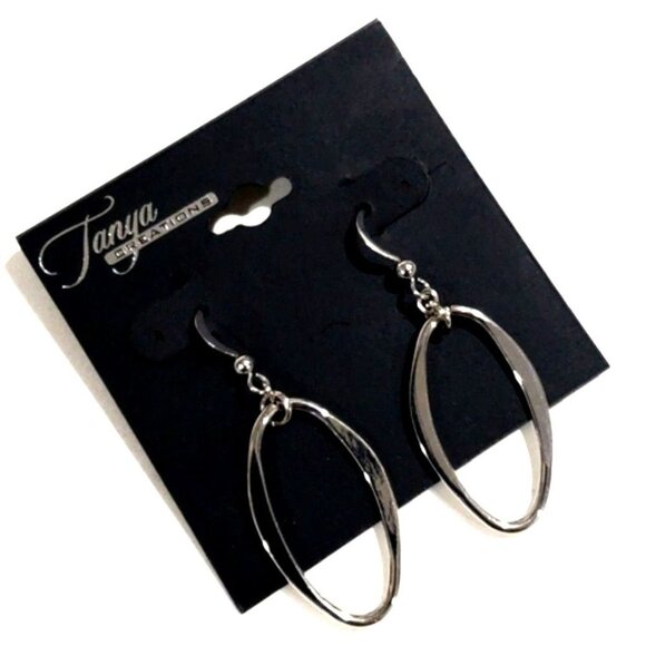 Elegant Silver tone Oval Hoop 2-inch Drop Earrings - Women's Fashion Jewelry - Picture 3 of 10